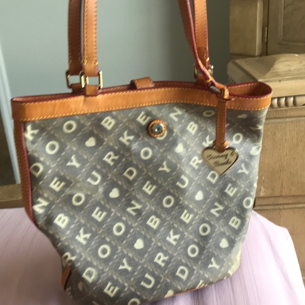 Bucket bag